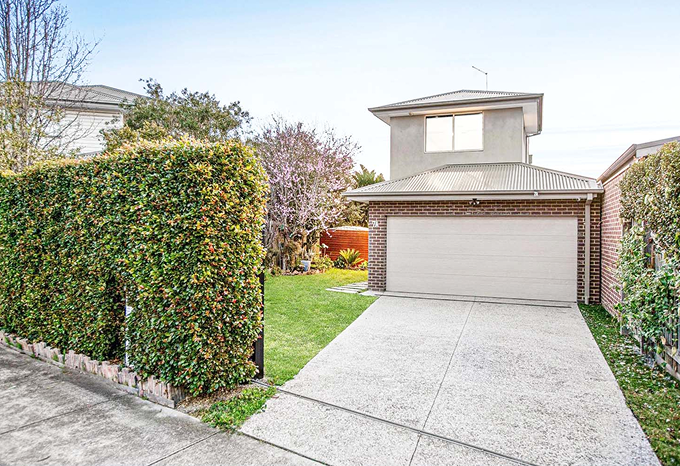 Curzon Street, Ivanhoe